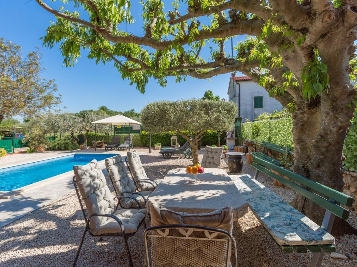 Holiday Home Villa Lucky By Interhome Brtonigla Bagian luar foto