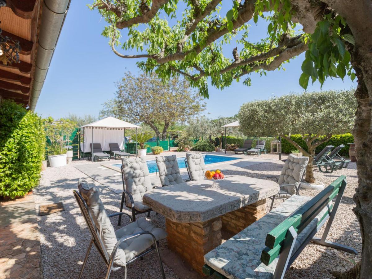 Holiday Home Villa Lucky By Interhome Brtonigla Bagian luar foto