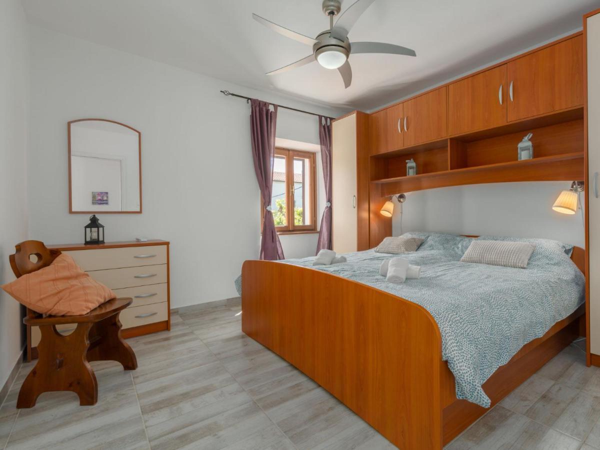 Holiday Home Villa Lucky By Interhome Brtonigla Bagian luar foto
