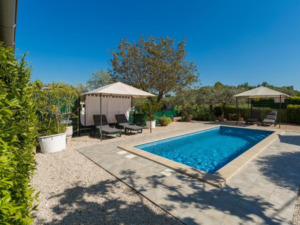 Holiday Home Villa Lucky By Interhome Brtonigla Bagian luar foto